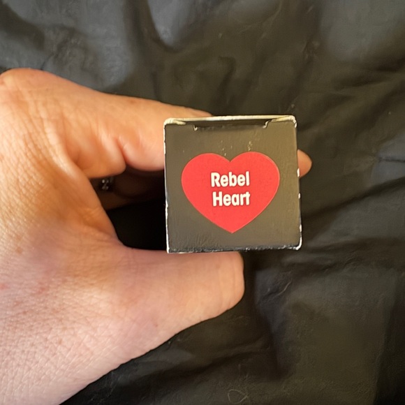 Too Faced La Matte Lipstick in Rebel Heart - Picture 1 of 3